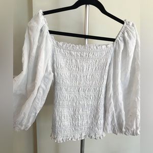 Anthropologie NWOT Puff Sleeve, Top. Wear on or off shoulders!